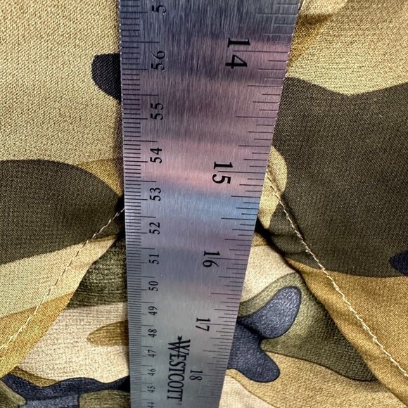 Body Central Womens Top Medium Green Camo Sleeveless Button Front Shirt Blouse - Picture 9 of 10